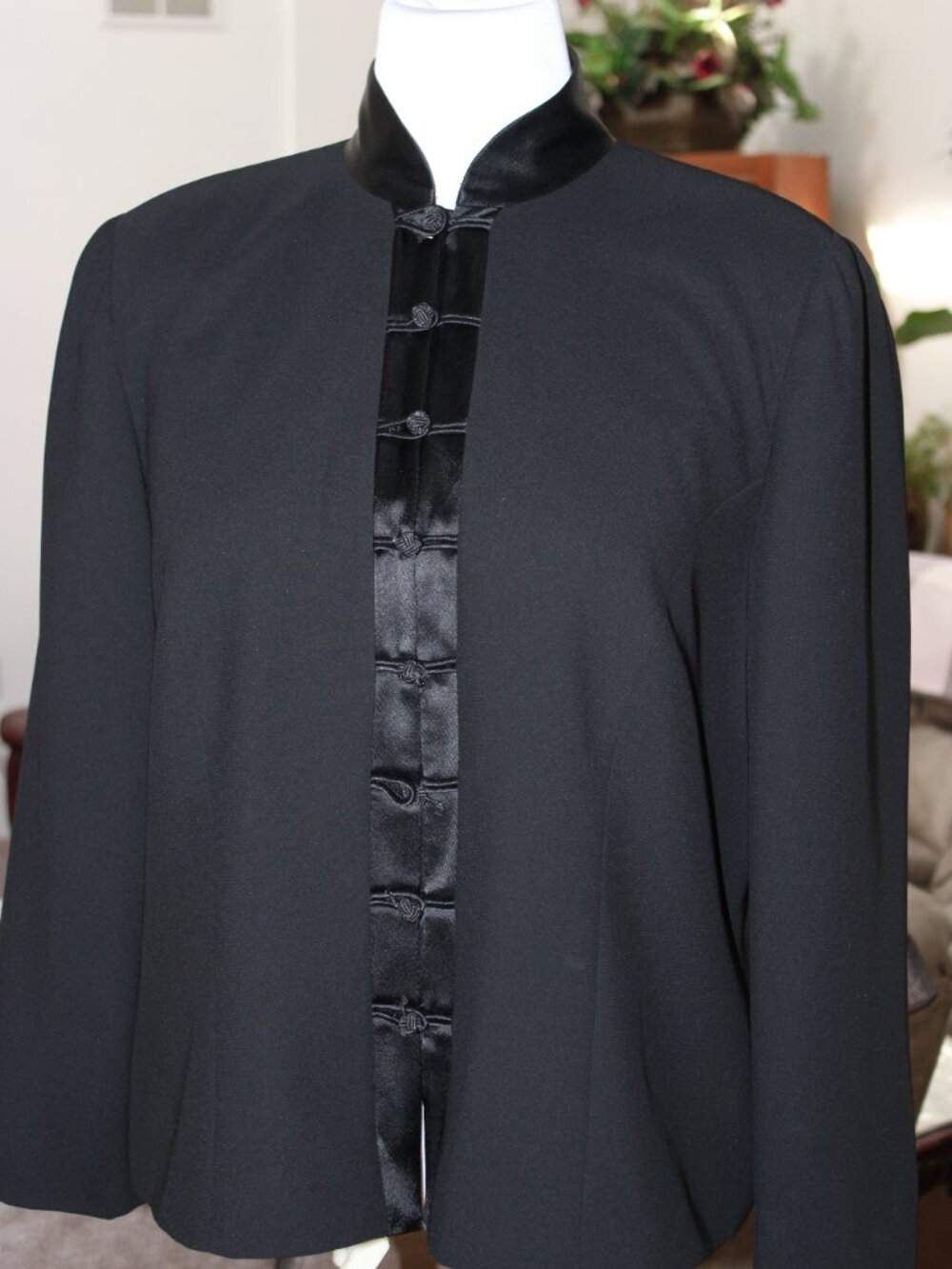 Jones New York Women Blazer SZ 14W Kimono Style Black Button-Do Crepe Lined